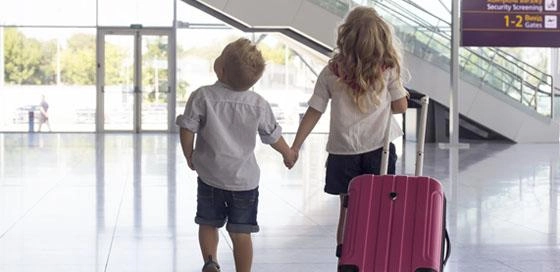 Kinderen op vliegveld-annuleringsverzekering-particulier