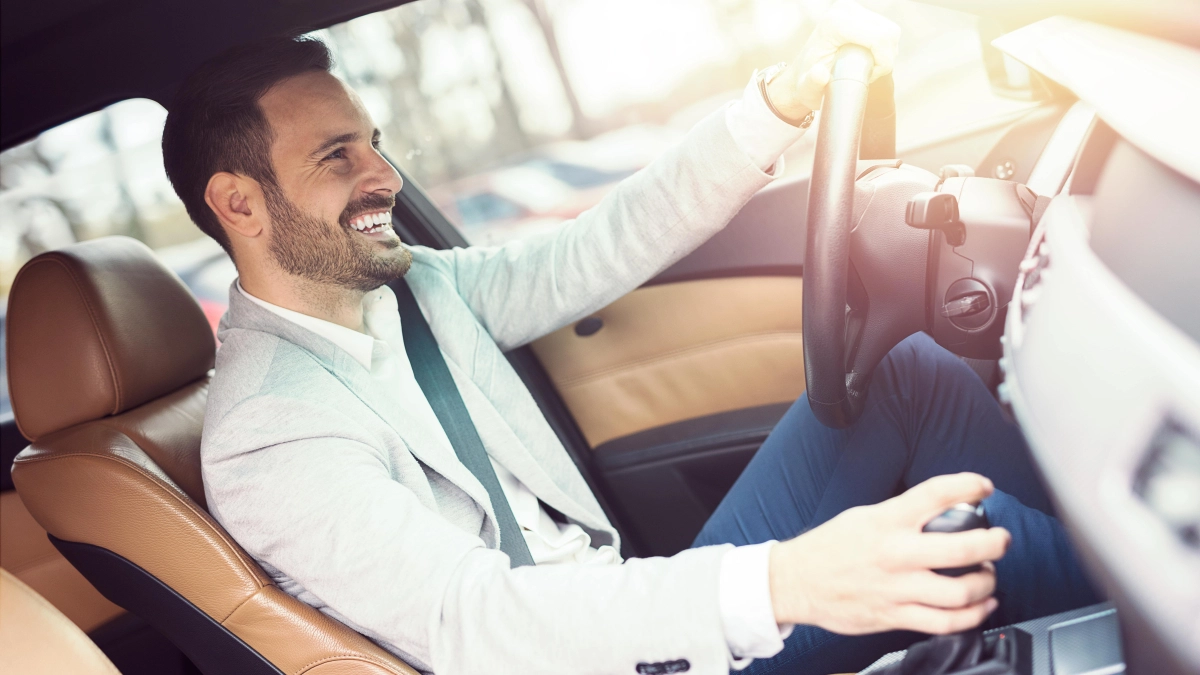 Man rijdt exclusieve auto – Autoverzekering – Particulier