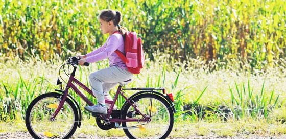Meisje op fiets-fietsverzekering-particulier