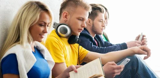 Mensen op een rij- studenten meeverzekeren- particulier