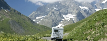 Camper in de bergen-veilig reiden-particulier