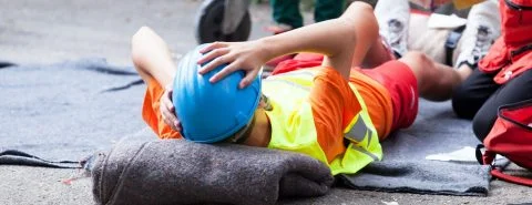 Werkman ligt op grond na ongeluk – Preventieservice – Zakelijk