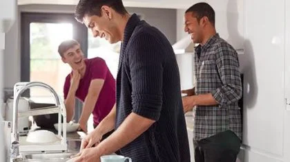 Mannen in keuken – Pensioen en inkomen – Particulier