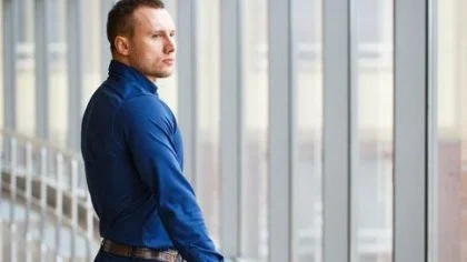 Man in gebouw – Gebouwenverzekering – Zakelijk