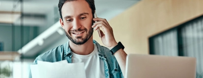 Veelgestelde vragen over de gewijzigde incassodatum – adviseur aan de telefoon – Zicht adviseurs