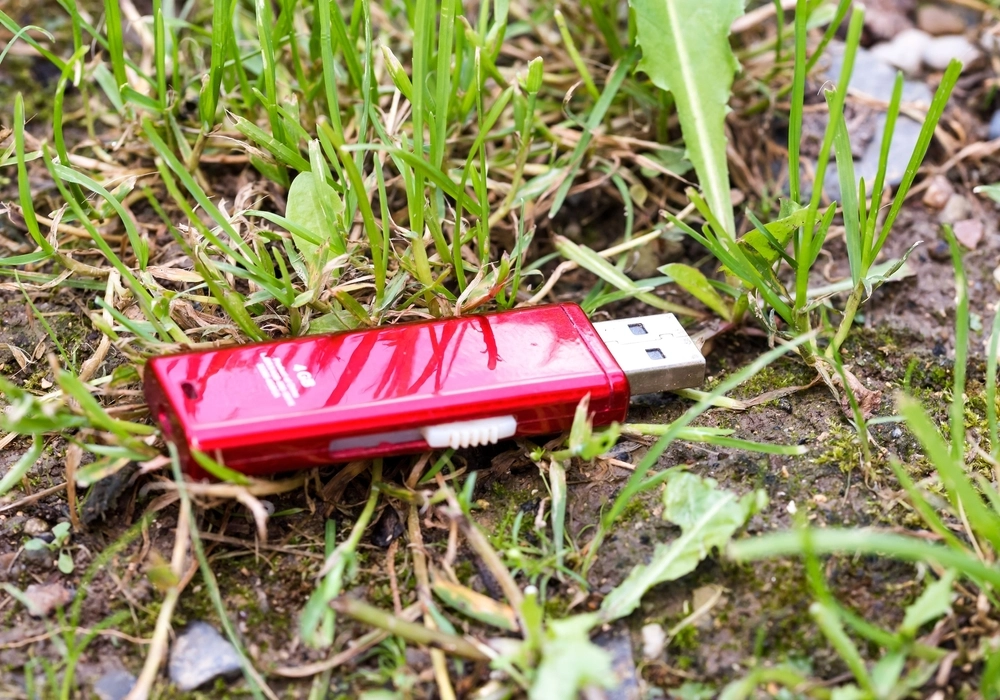Lost,Data,Flash,Drive,Usb,Stick,On,Grass